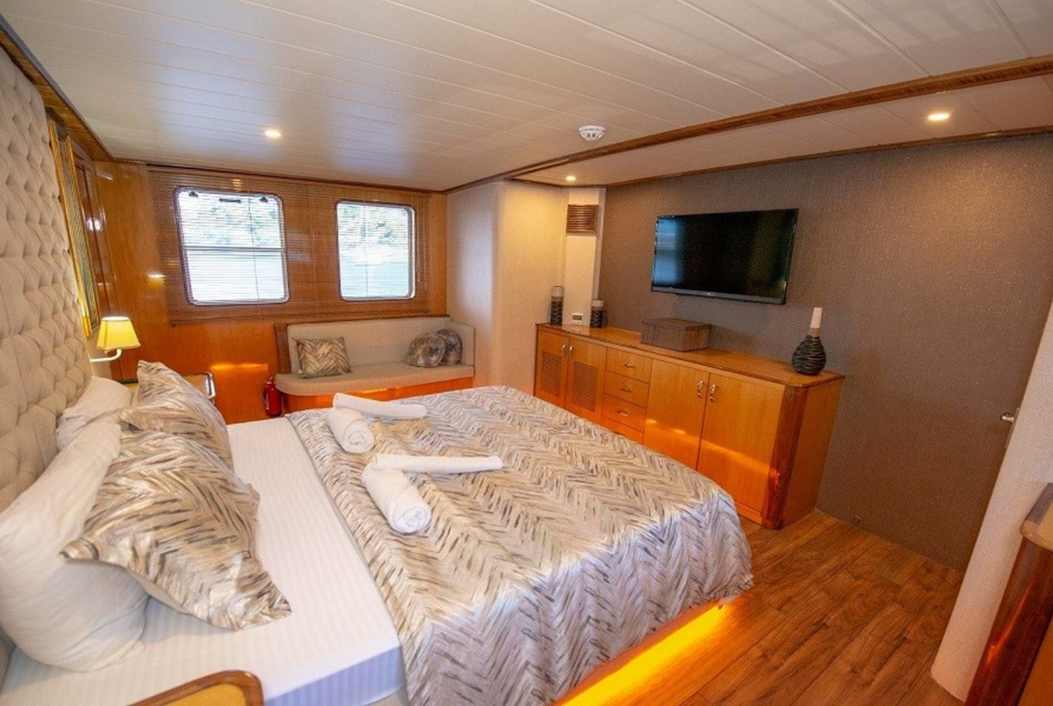 Simay s Motor Yacht